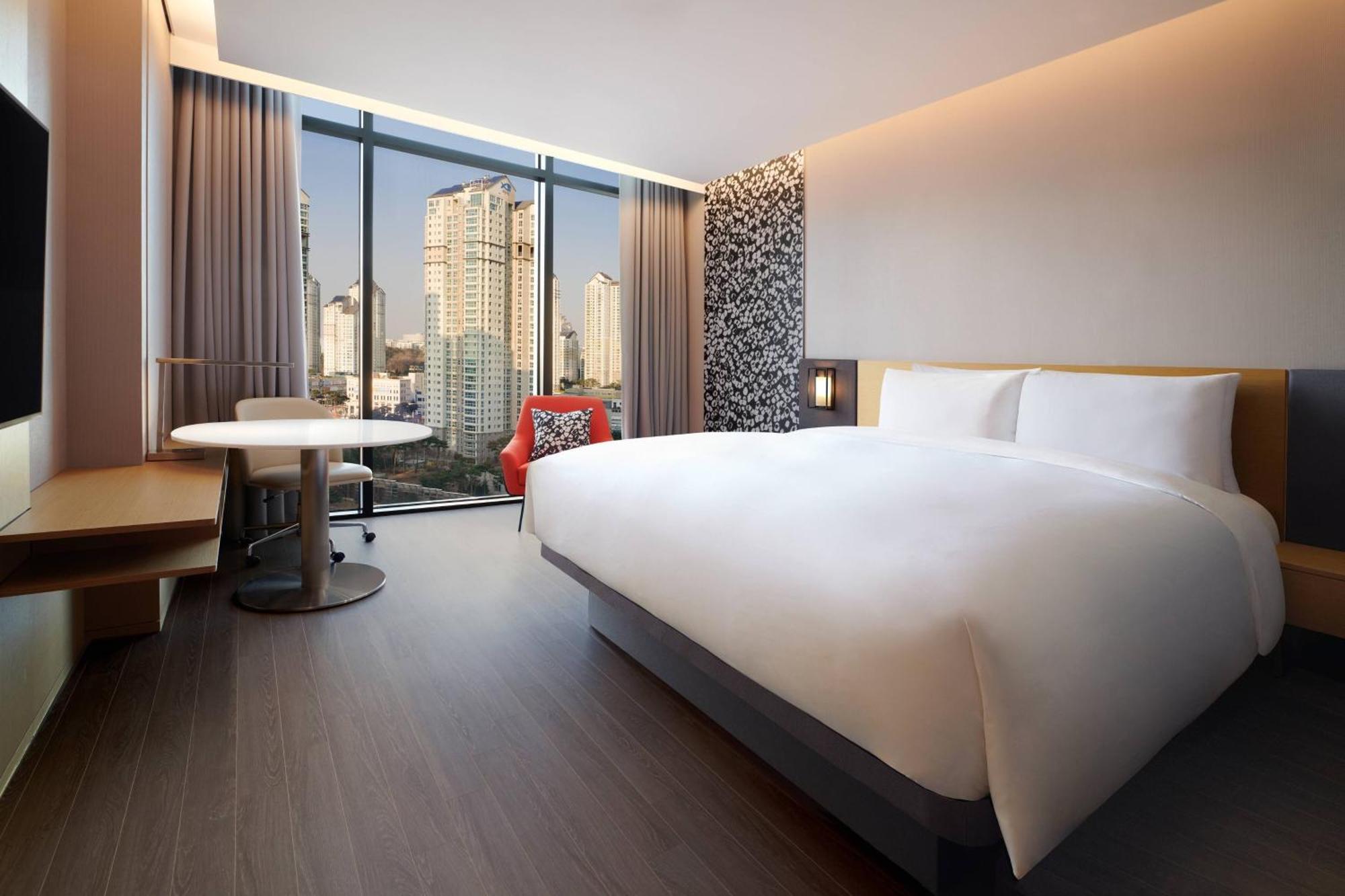 Courtyard By Marriott Suwon Hotel Exterior foto