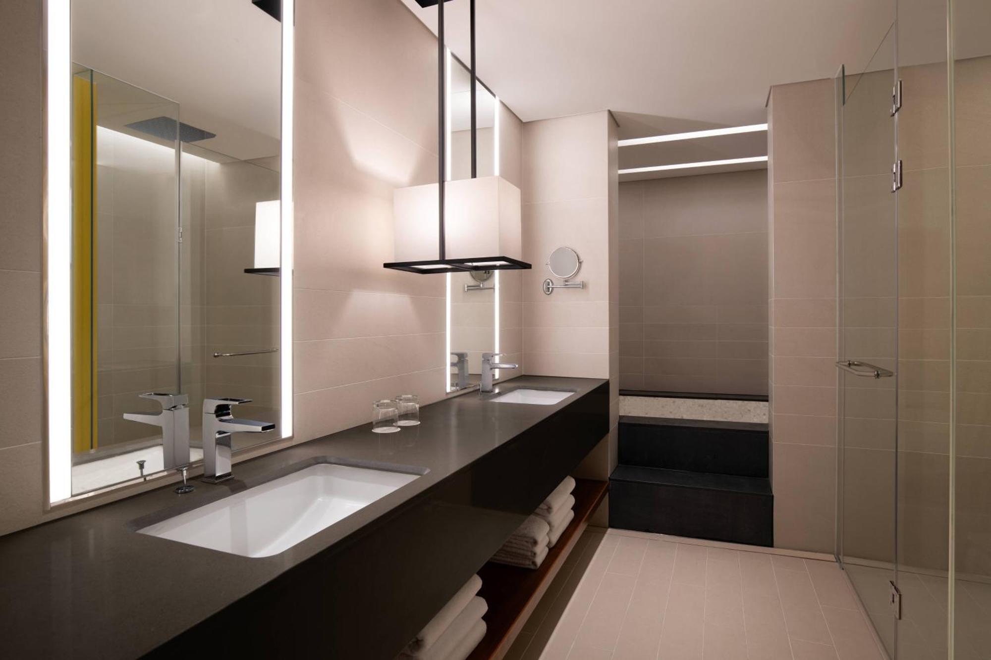 Courtyard By Marriott Suwon Hotel Exterior foto