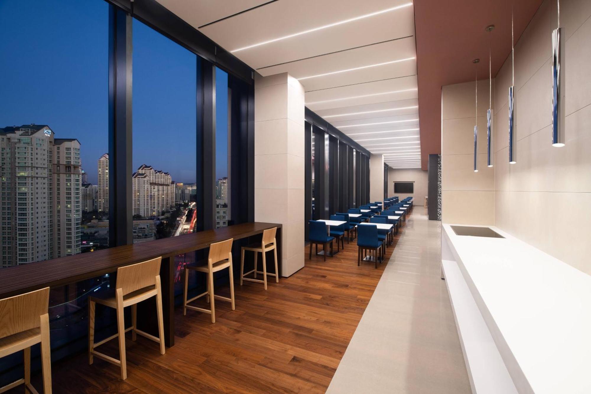 Courtyard By Marriott Suwon Hotel Exterior foto